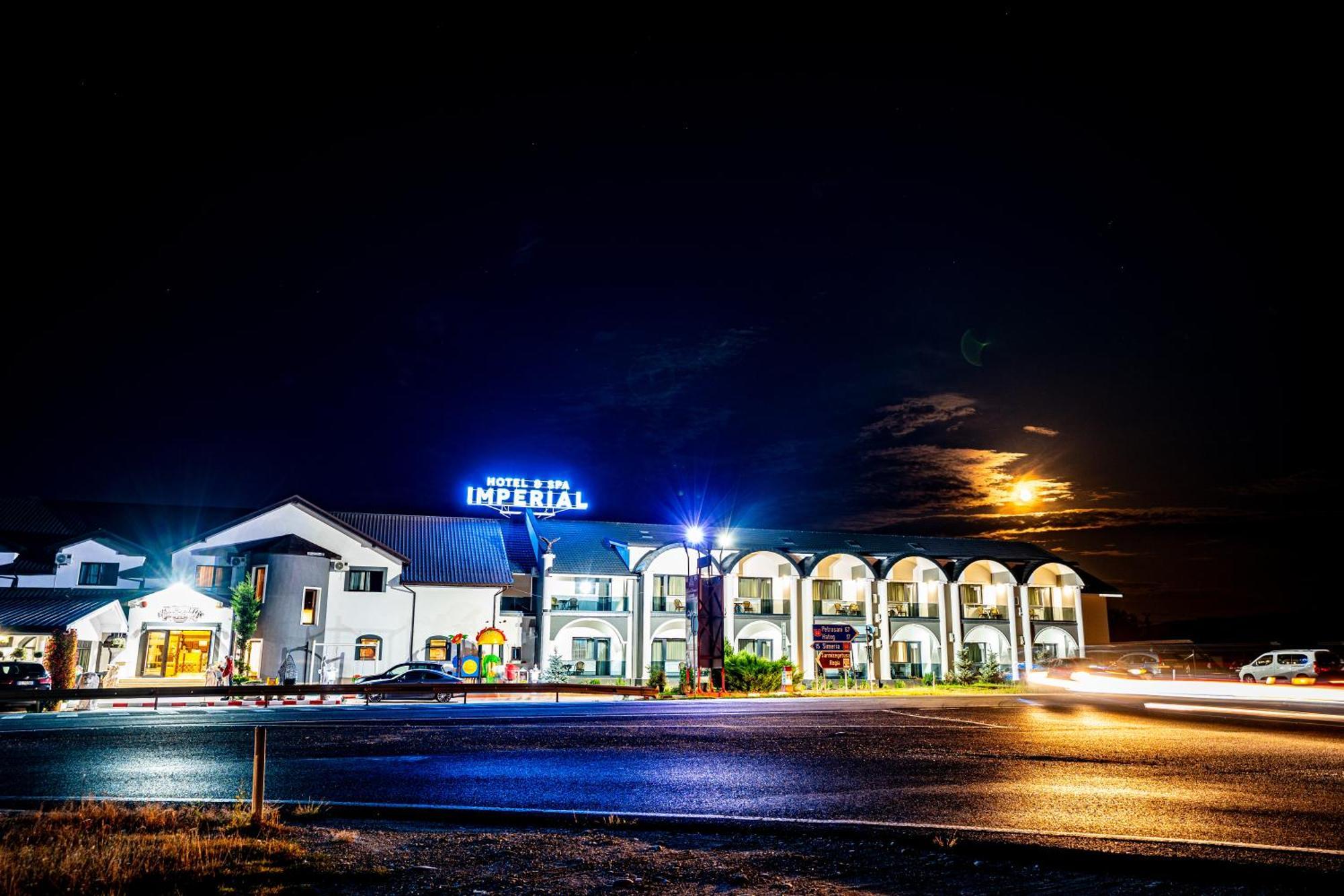 Hanul Domnesc Imperial Hotel & Spa Călan Exterior foto